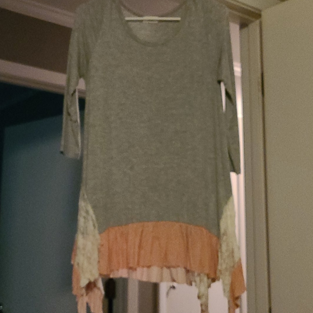 Oddy tunic top